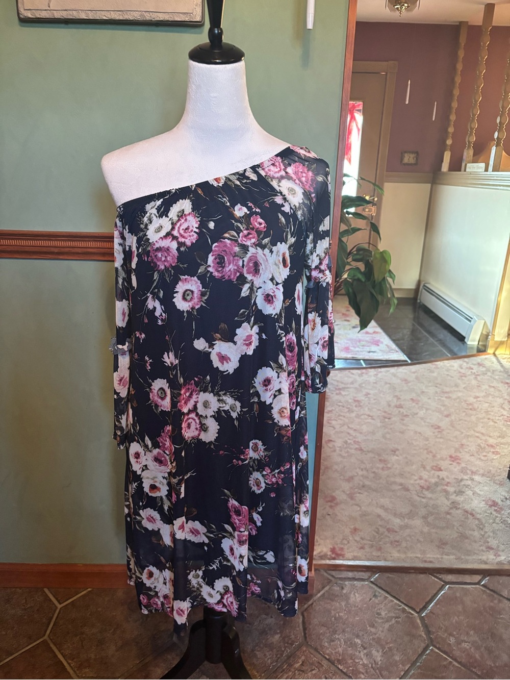 Potter's Pot..  Black lined dress (not sleeves) with white & mauve flowers S